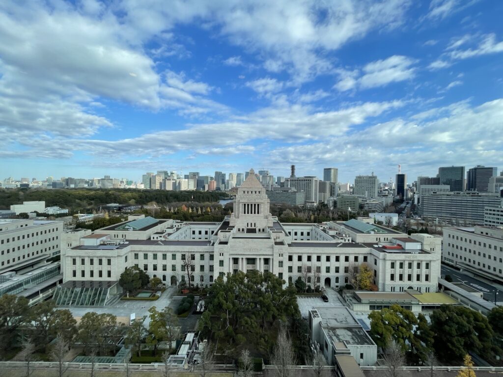 日本国債利回りが急騰　参院選控え財政リスク懸念強まる