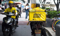 止まらぬ「ただ飯」ブーム　激化する中国デリバリー価格戦