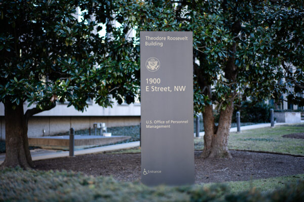 トランプ政権　宗教活動に配慮した在宅勤務を一部容認