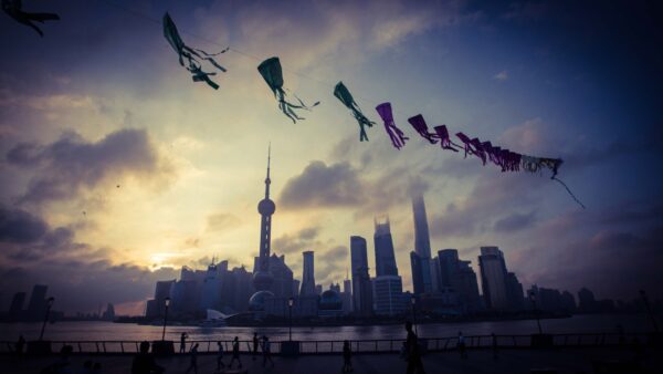 外資撤退の連鎖　外国人を遠ざけた要因は？