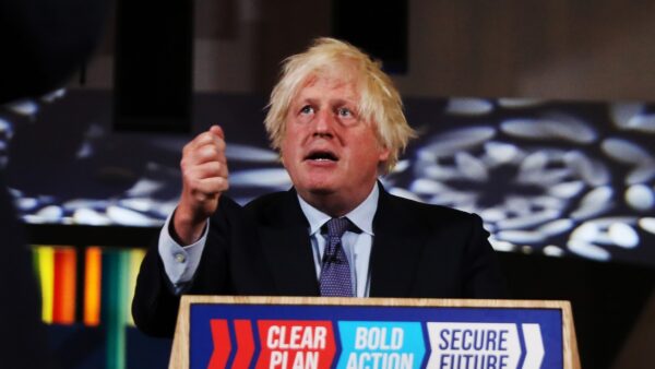 権威主義に対抗　元英国首相とウクライナ議員が訪台