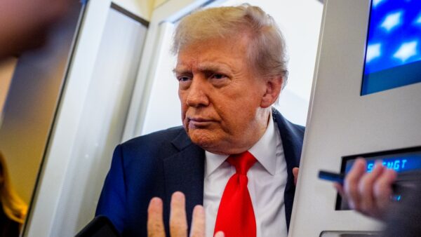 トランプ氏「関税は米国に数兆ドルの収益」　米中関税休戦さらに延長