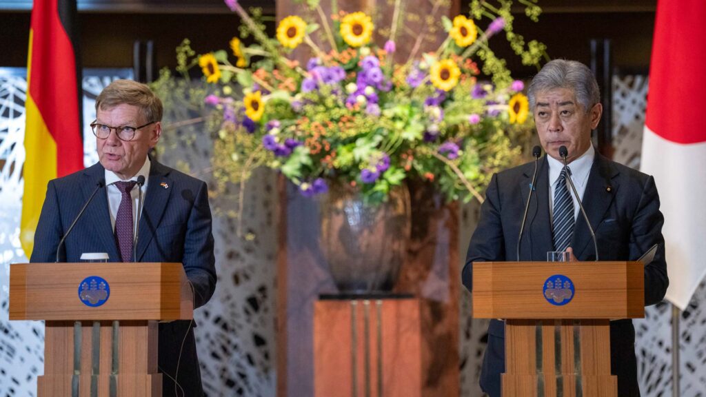 岩屋外相と独外相が会談　中共の軍事拡張に共同で対抗