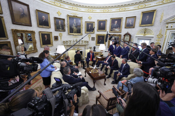 歴史的会談　欧米首脳がホワイトハウスに集結　ロシア・ウクライナ戦争の平和協議