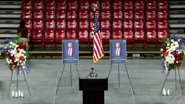 友人が語る追憶　カーク氏は「高貴で誠実な人」　若年層に深い足跡