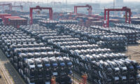 中国EV産業に迫るバブル崩壊　過剰生産・株売却・リコールで危機深刻化