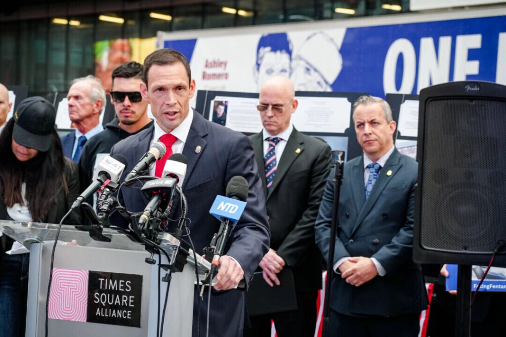 中国発の超強力合成オピオイド「ニタゼン」　米薬物市場に拡大する新たな脅威