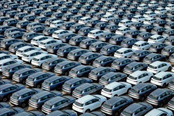 中共の新5か年計画草案　戦略的新興産業リストから電気自動車を除外