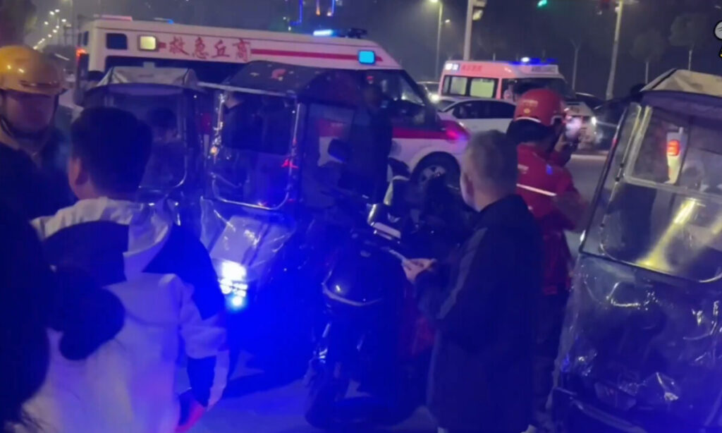 「生きるための反抗」　露天商と都市管理局職員が衝突＝中国・河南