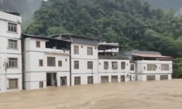 0.2円の寄付に込められた怒り　中国の台風義援金が映す「信頼崩壊」