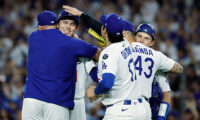ドジャースが4連勝でワールドシリーズ進出　大谷は10奪三振　3本塁打
