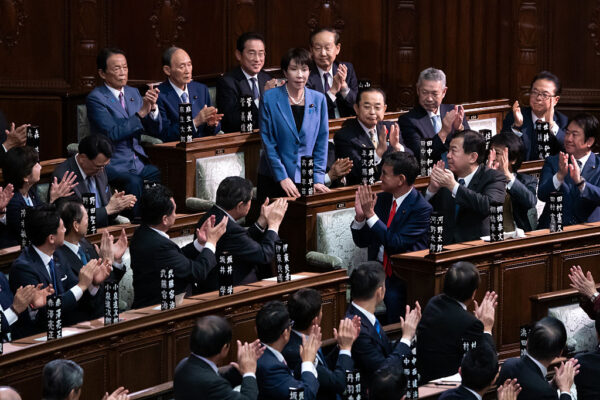 高市氏が第104代首相に選出　第一回投票で過半数超える　　