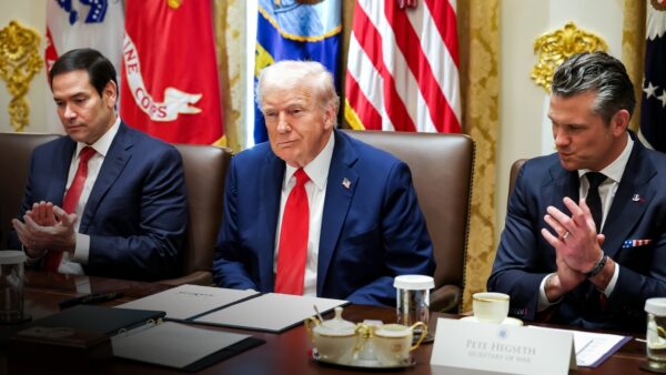 数か月に及ぶ和平交渉　トランプはどのように中東の歴史的合意を実現したのか