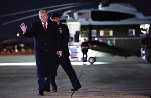 トランプ大統領　高市首相を異例のヘリ同乗に招く　日米同盟強化と安倍外交継承