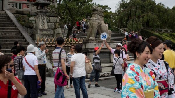 「習近平」の名を聞いた瞬間に沈黙する中国人観光客