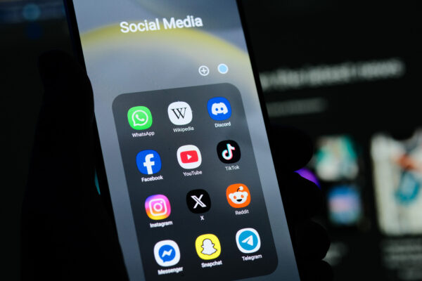 マレーシア　16歳未満の児童のソーシャルメディア利用を禁止へ