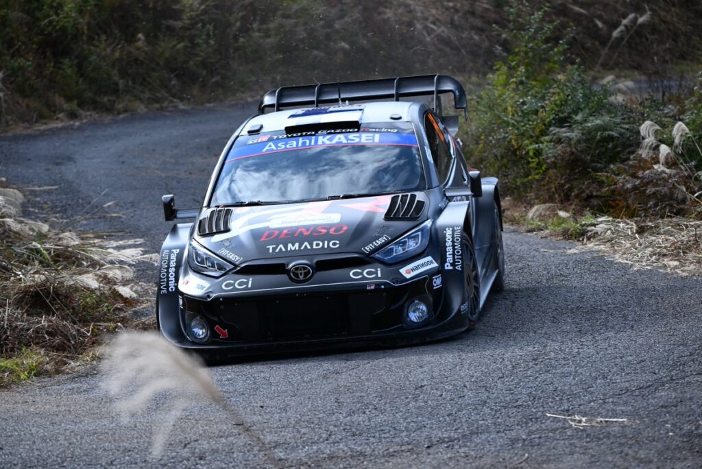 ケーニグセグ　スーパーカーCEOがなぜトヨタ車で通勤するのか