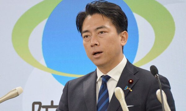 防衛相　自衛隊の人手不足対策で「今いる人を最優先」　外国人登用は否定