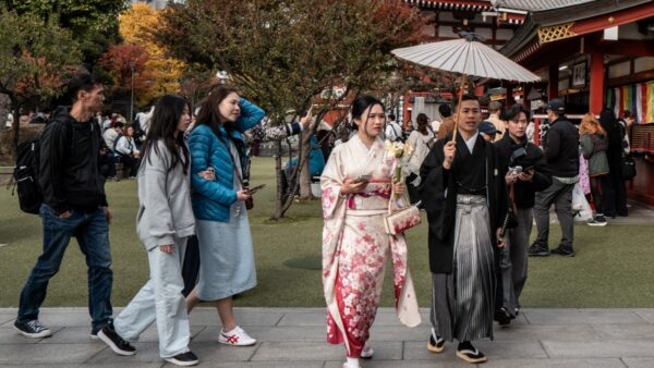 中共の警告の影響受けず 日本の年間訪日客数が過去最高を更新