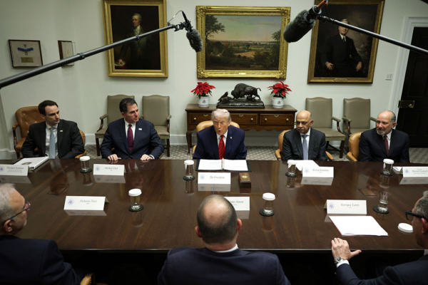 トランプ米大統領　新たな移民ビザ　ゴールドカードを開始