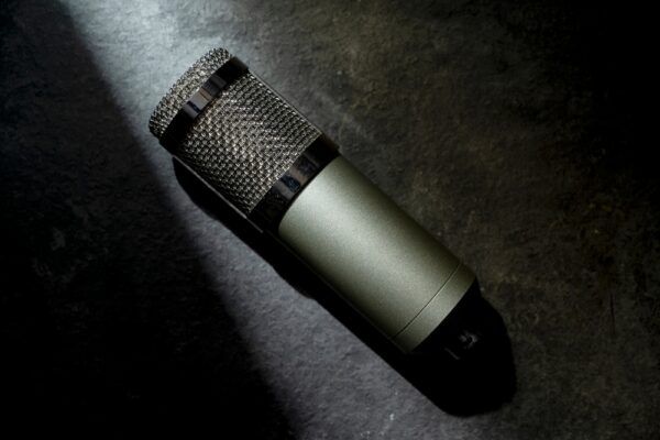 安価で注目の中国製機器「NanoKVM」に落とし穴　隠しマイクと外部通信が発覚