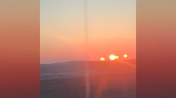 「4つの太陽」　空に託された思い＝中国【動画あり】