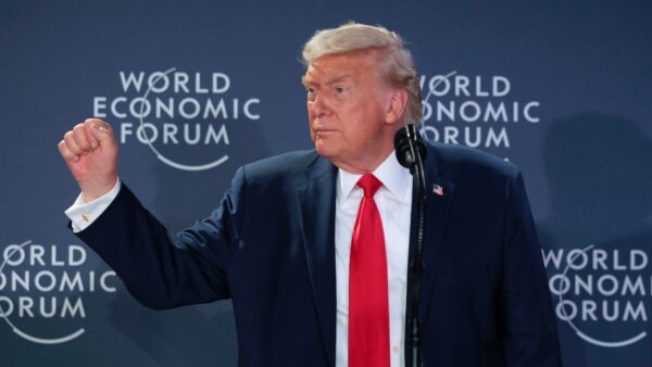 トランプ氏　ダボス演説でグリーンランドの戦略的重要性を強調