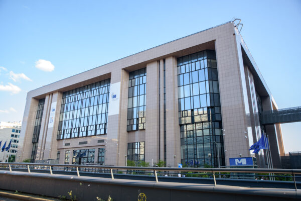 イタリア　非EU小包課税を検討　中国系EC念頭に