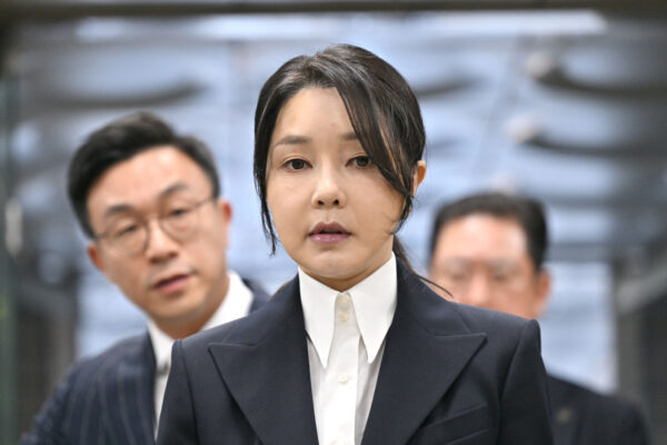韓国　尹前大統領の妻に実刑判決　収賄罪で懲役1年8か月