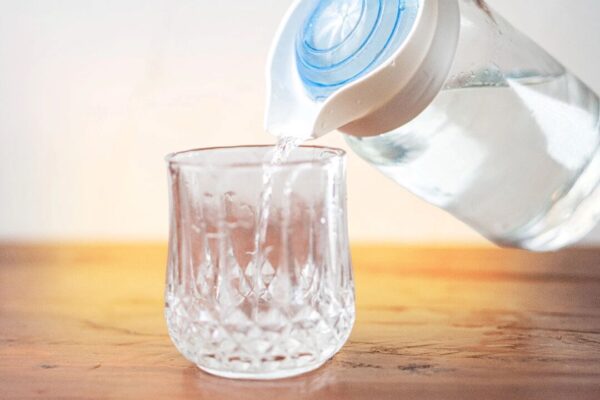 そのストレス、毎日の水分不足が原因かもしれません