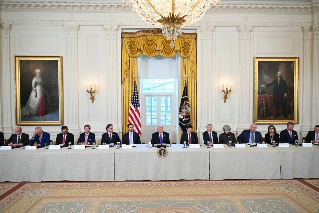 トランプ氏　石油会社がベネズエラに1千億ドルを投じると発言