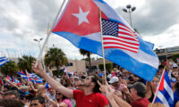 キューバ政府　受刑者2010人釈放　米圧力受けたとの見方を否定