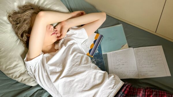 子どもが無口になった？　反抗期の陰に隠れた心のサイン