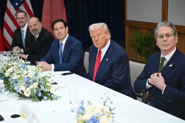 軍粛清の最中　習近平がトランプ氏・プーチン氏と同日に電話会談　国際的支持取り付け狙いか＝専門家