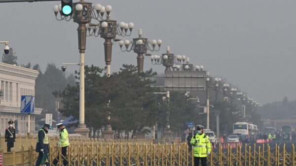 張又俠拘束で北京に緊張広がる　会食でも批判　金の買い占め相次ぐ