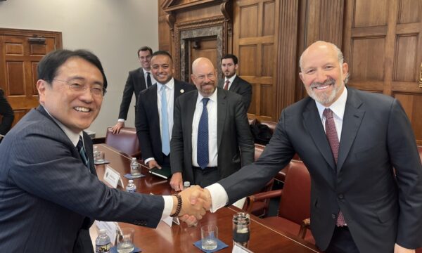 赤澤経産相　米ラトニック商務長官と電話会談「新関税措置と戦略的投資」協議