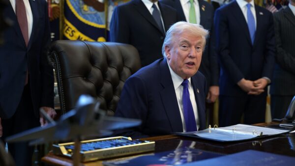 米・イラン緊張　トランプ氏「交渉決裂なら好ましくない事態」