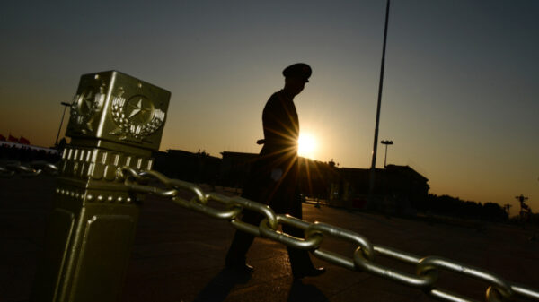 北京衛戍区の要職交代　張又俠拘束の背景に迫る