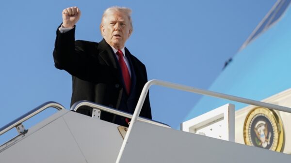 米イラン開戦か？　トランプ氏「10日以内に判明」