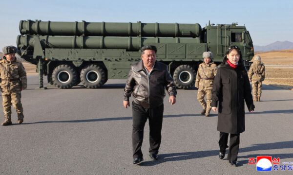 金正恩の娘の実名は「ジュヘ」か　韓情報当局　13歳で軍に関与の可能性