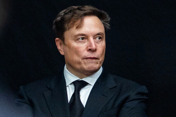 世界一の富豪マスク氏　金では幸福は買えないと投稿　反響広がる