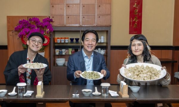 台湾賴清徳総統　日本大食い女王アンジェラ佐藤に水餃子100個招待！  日台友情の温かい絆