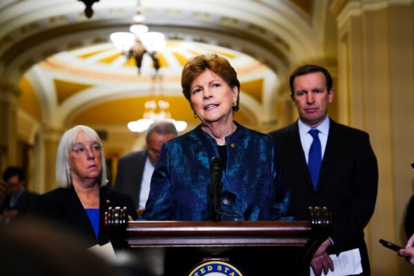 米上院議員団がトランプ氏と習近平の首脳会談を前に台湾訪問