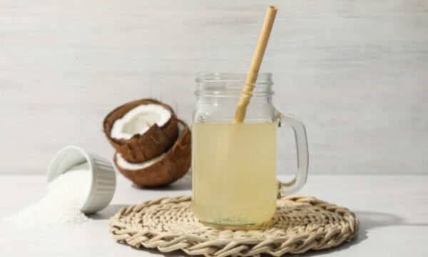 中国で売れ筋ココナッツウォーター4製品　「100％表示」に疑問