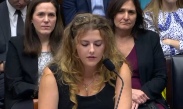 米スタンフォード大の女子学生が中共スパイから嫌がらせ受ける　米下院で証言