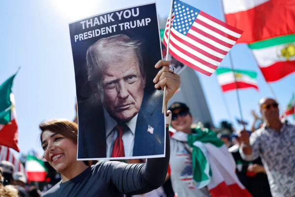 トランプ氏　ハメイニ師死亡発表　軍は免責を求めていると言及