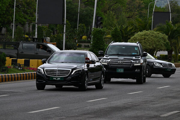 パキスタンが米国・イラン間の対話仲介を提案　イランは米軍の地上侵攻に警告