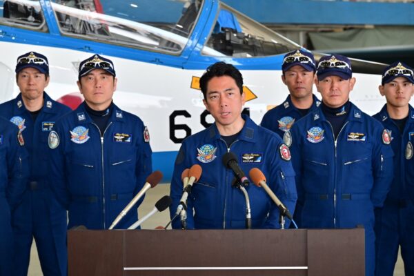 小泉防衛相　宮城県空自「松島基地」視察