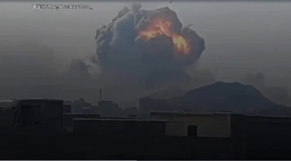 【速報】米軍最大級の非核爆弾「MOAB」使用か？　キノコ雲が物語るイラン情勢激化