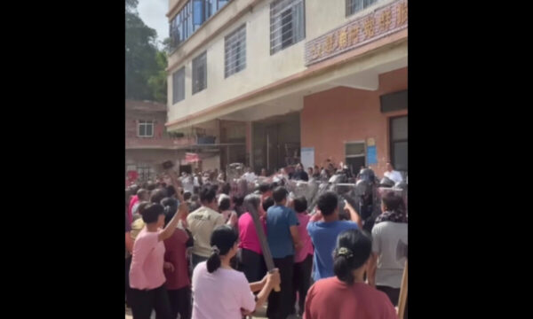 住民だましの火葬場建設　大規模抗議に発展＝中国・広東